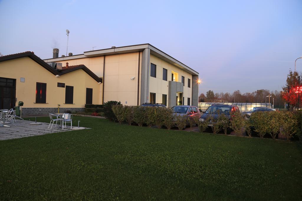 צ'זאנו מדרנו Groane Hotel Residence מראה חיצוני תמונה
