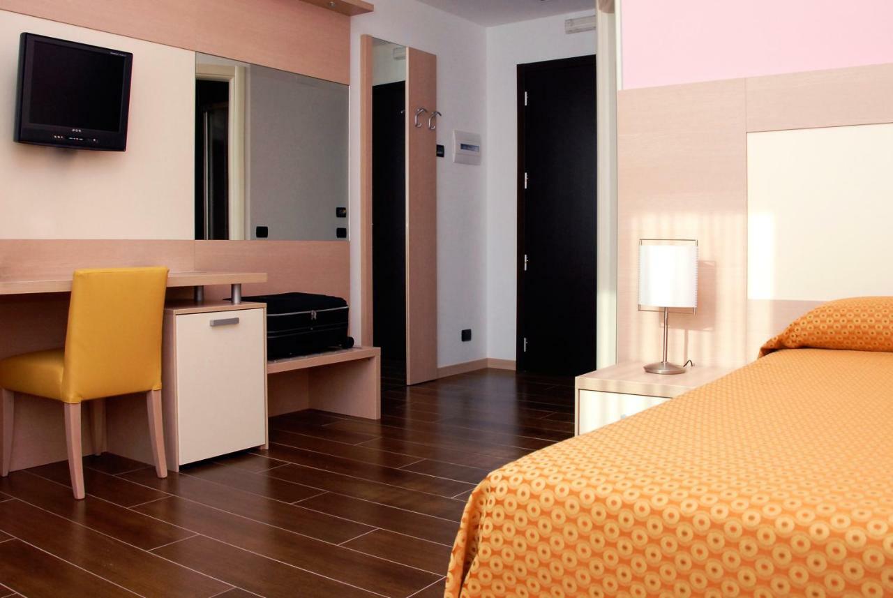 צ'זאנו מדרנו Groane Hotel Residence מראה חיצוני תמונה