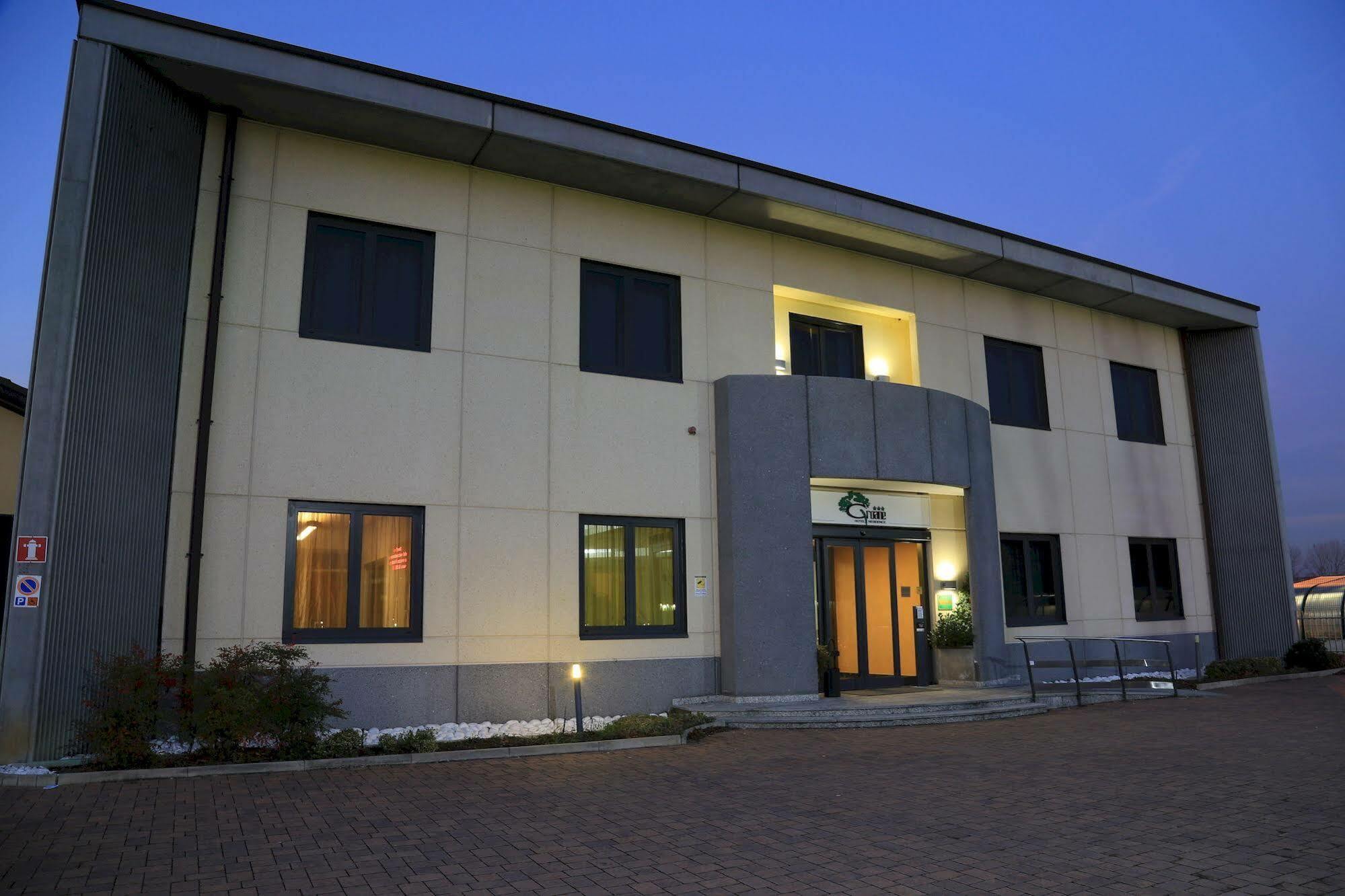 צ'זאנו מדרנו Groane Hotel Residence מראה חיצוני תמונה