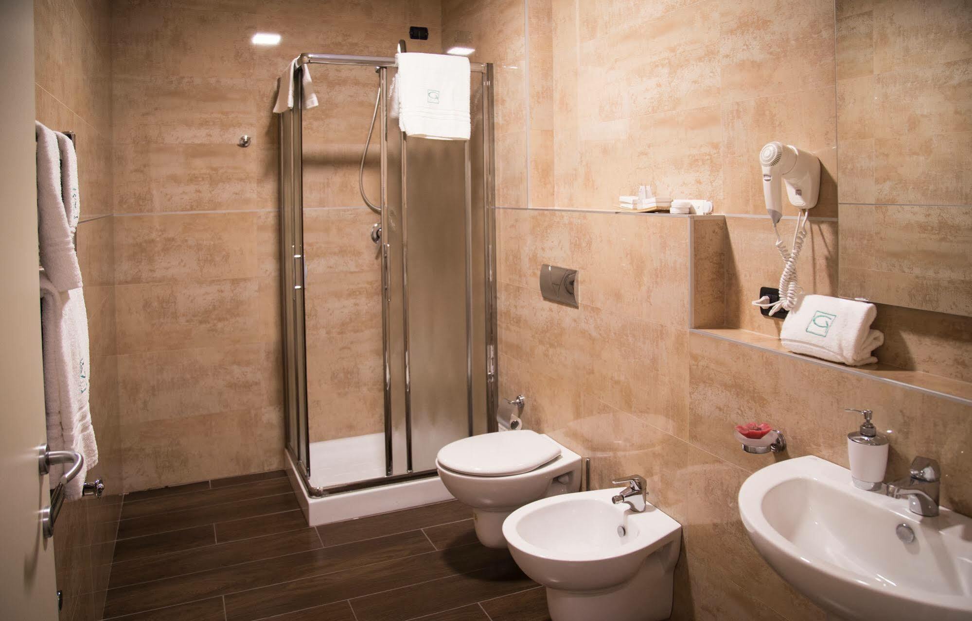 צ'זאנו מדרנו Groane Hotel Residence מראה חיצוני תמונה