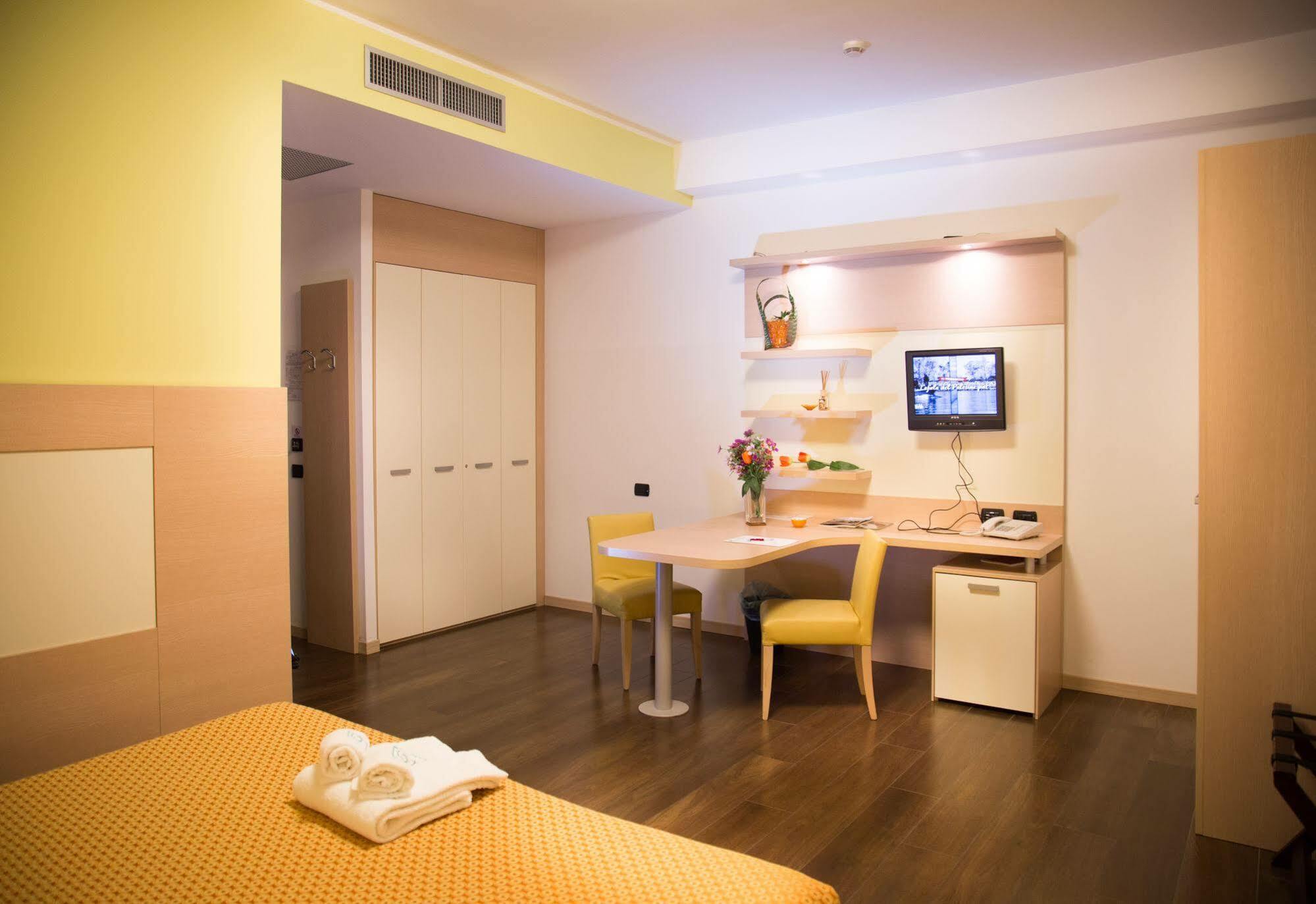 צ'זאנו מדרנו Groane Hotel Residence מראה חיצוני תמונה