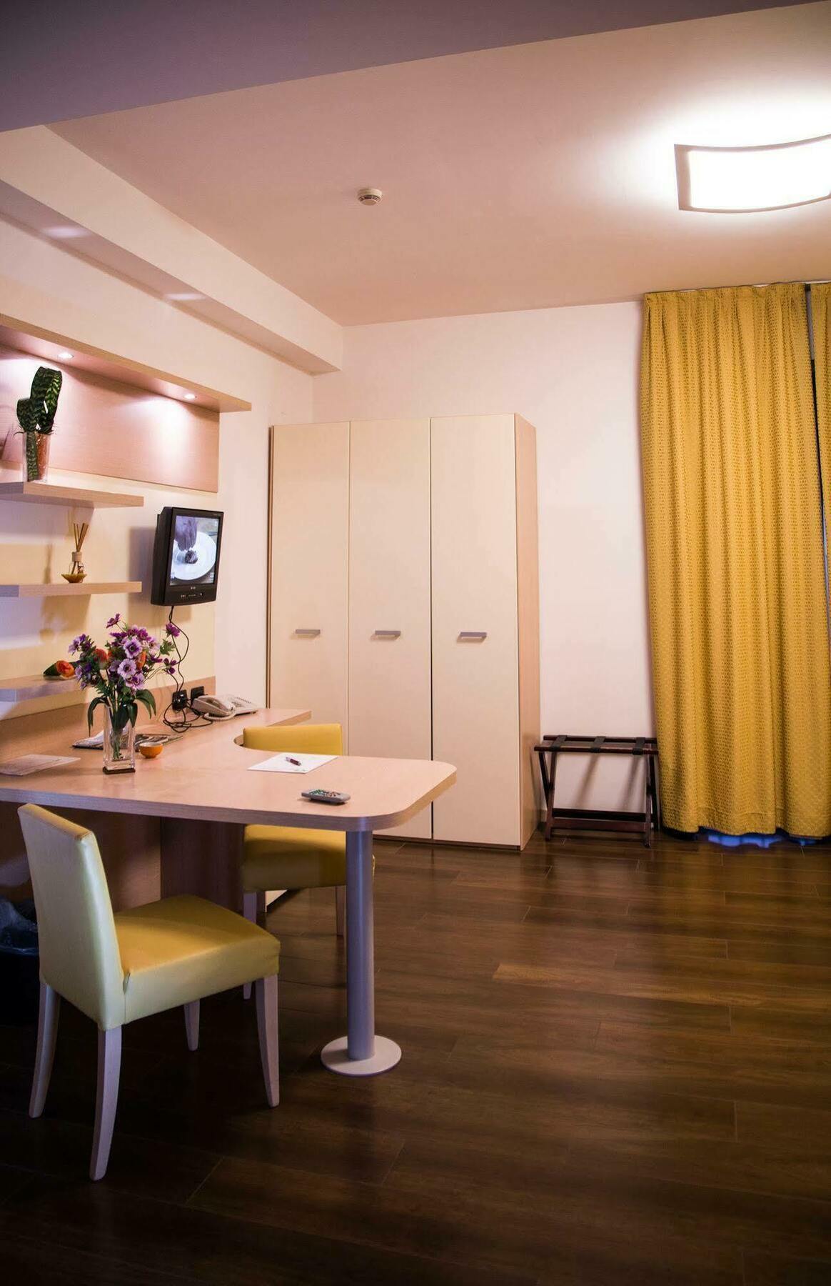 צ'זאנו מדרנו Groane Hotel Residence מראה חיצוני תמונה