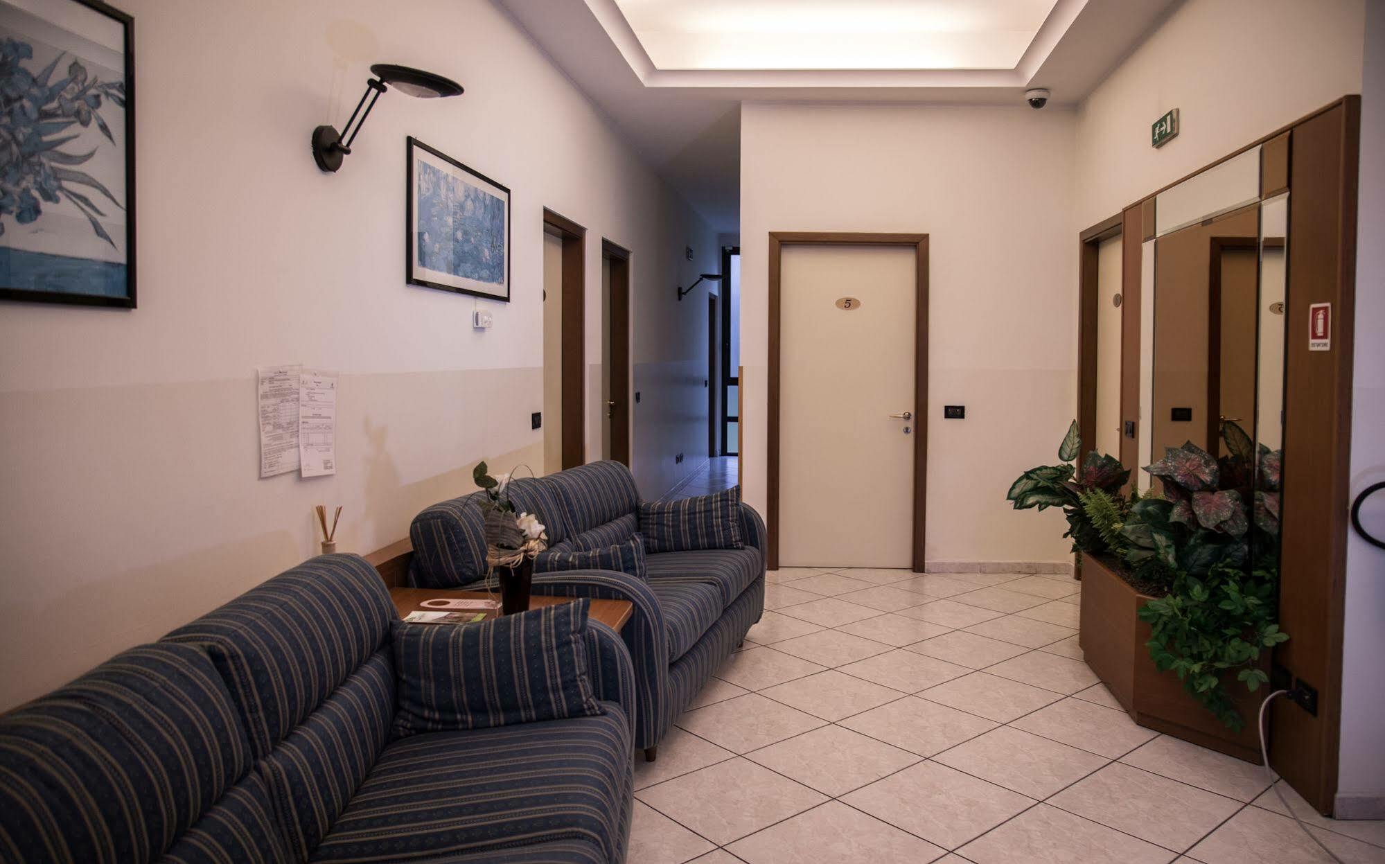 צ'זאנו מדרנו Groane Hotel Residence מראה חיצוני תמונה
