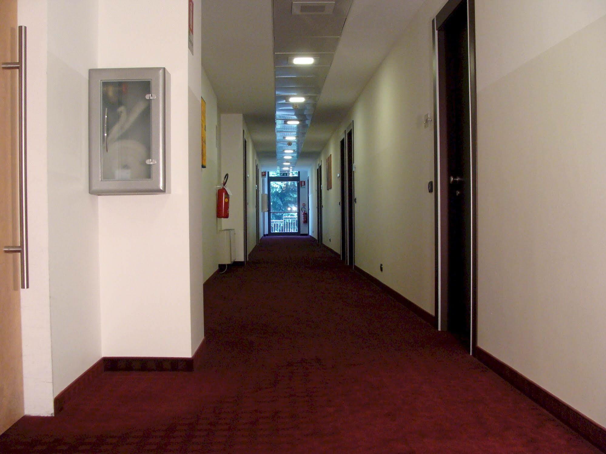 צ'זאנו מדרנו Groane Hotel Residence מראה חיצוני תמונה