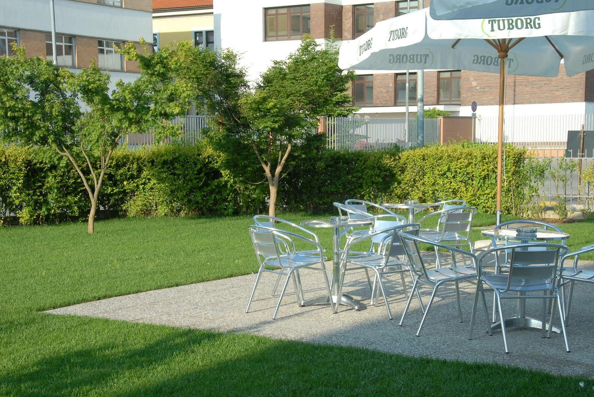 צ'זאנו מדרנו Groane Hotel Residence מראה חיצוני תמונה
